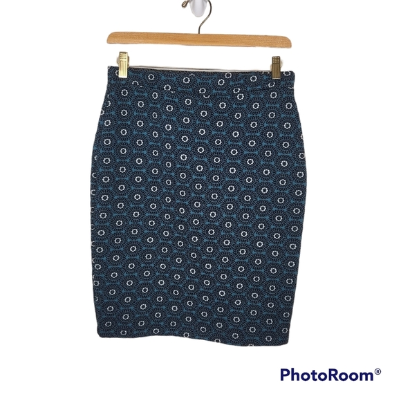 Leota Stitch Fix Jade Green Medallion Pull on Pencil Skirt Sz S - Picture 2 of 6